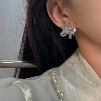 

2020 Autumn and winter chic three-dimensional full drill bow earrings new net red temperament earrings female