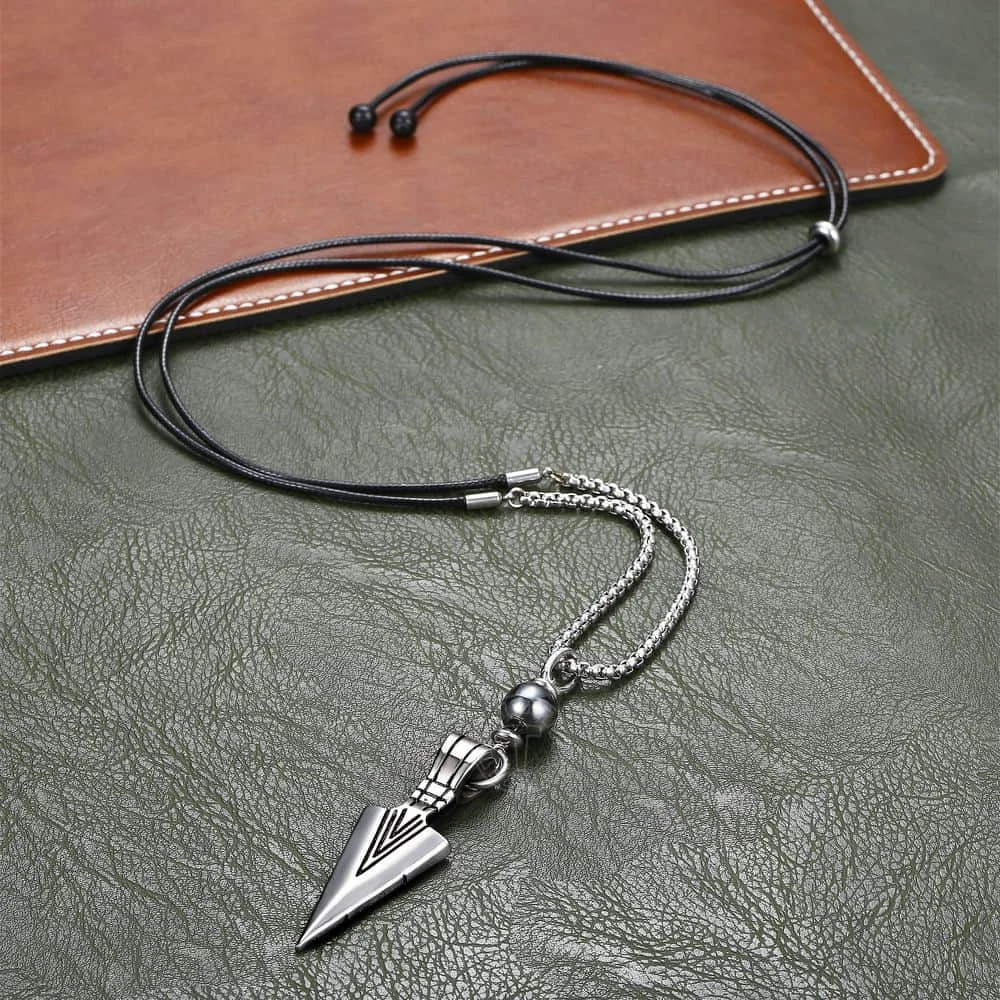 Уникальное новое ожерелье с подвеской в виде стрелы для мужчин и мальчиков, длинное ожерелье из нержавеющей стали 2 мм, кожаное ожерелье, регулируемое мужское ювелирное изделие, подарок DNM26