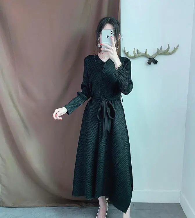 Miyake плиссированное платье длинный свитер осеннее Новое плиссированное платье с ремешками Свободные плиссированные платья больших размеров - Цвет: Черный