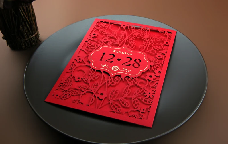 20 шт красный Китай свадебные приглашения дизайн персонализированные бабочки и цветок Лазерная резка свадебные приглашения на заказ Печать