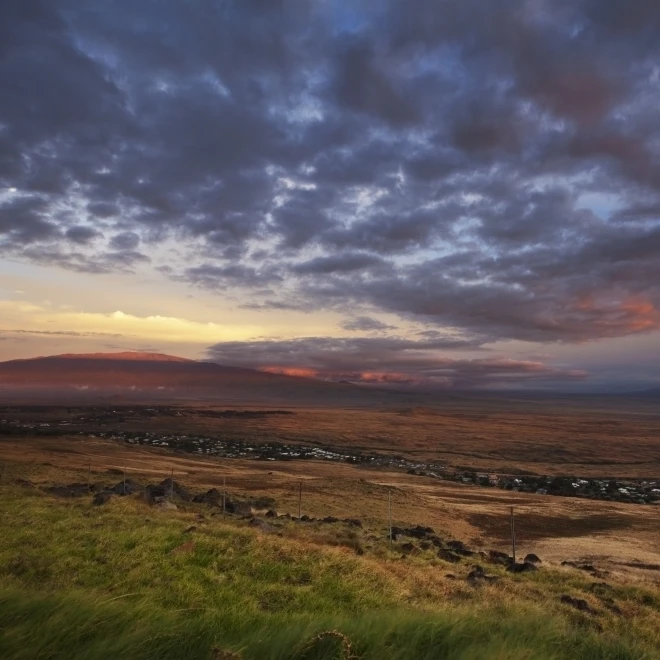 Вид на Mauna Kea и Hualalai с горы кохала остров ваймеа Гавайи Соединенные Штаты Америки