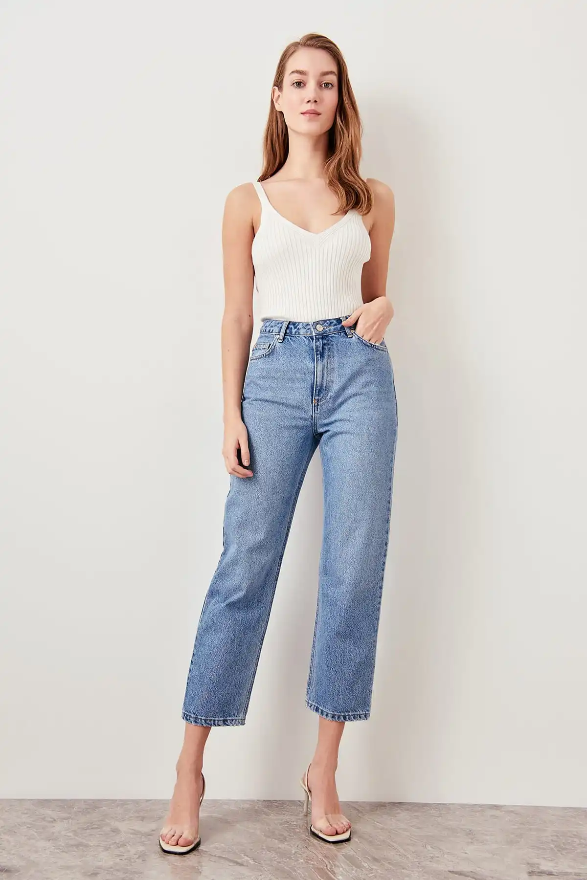 

Trendyol Blue Black High Waist Boyfriend Jeans Straight-leg Casual Denim Ankle-length Pant TWOSS19LR0176