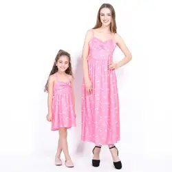 Летнее платье 2019 г., пляжные розовые платья на бретельках с принтом в виде губ в богемном стиле, семейный сарафан с бантом для мамы и дочки