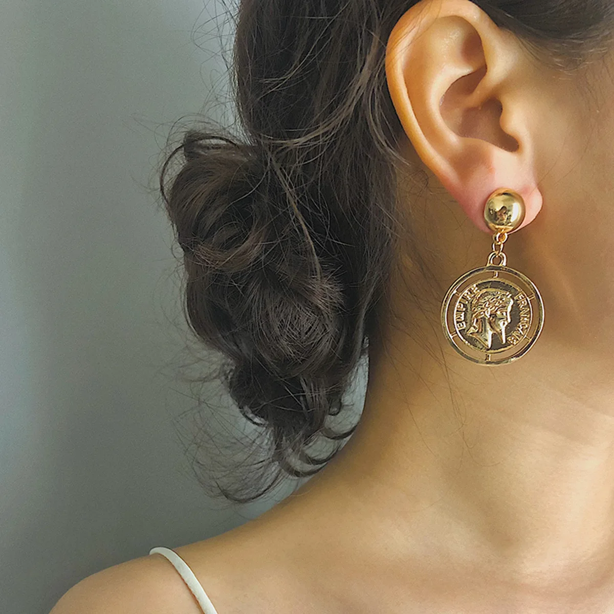 

Vintage Metal Avatar Medusa Portrait Coin Letter Gold Color Drop Earrings For Women Girl Punk Round Jewelry Party Gifts