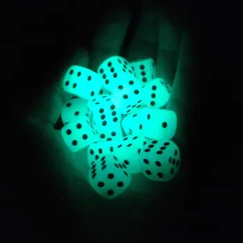 

10pcs / Set 14mm 6 Noctilucent Dice Cubes Night Light Luminous Fun Night Bar KTV Entertainment Game Dice Wholesale