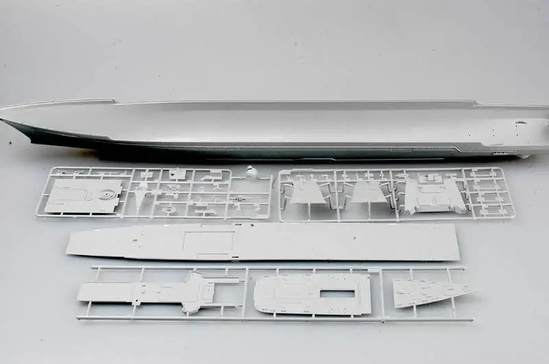 Трубач 1/350 04521 Русский крейсер адмирал Лазарев