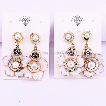 

5Pairs Fashion Elegant Gold Color Natural White Shell Carved Flower Shape Dangle Earrings for Women Summer Wedding Jewelry