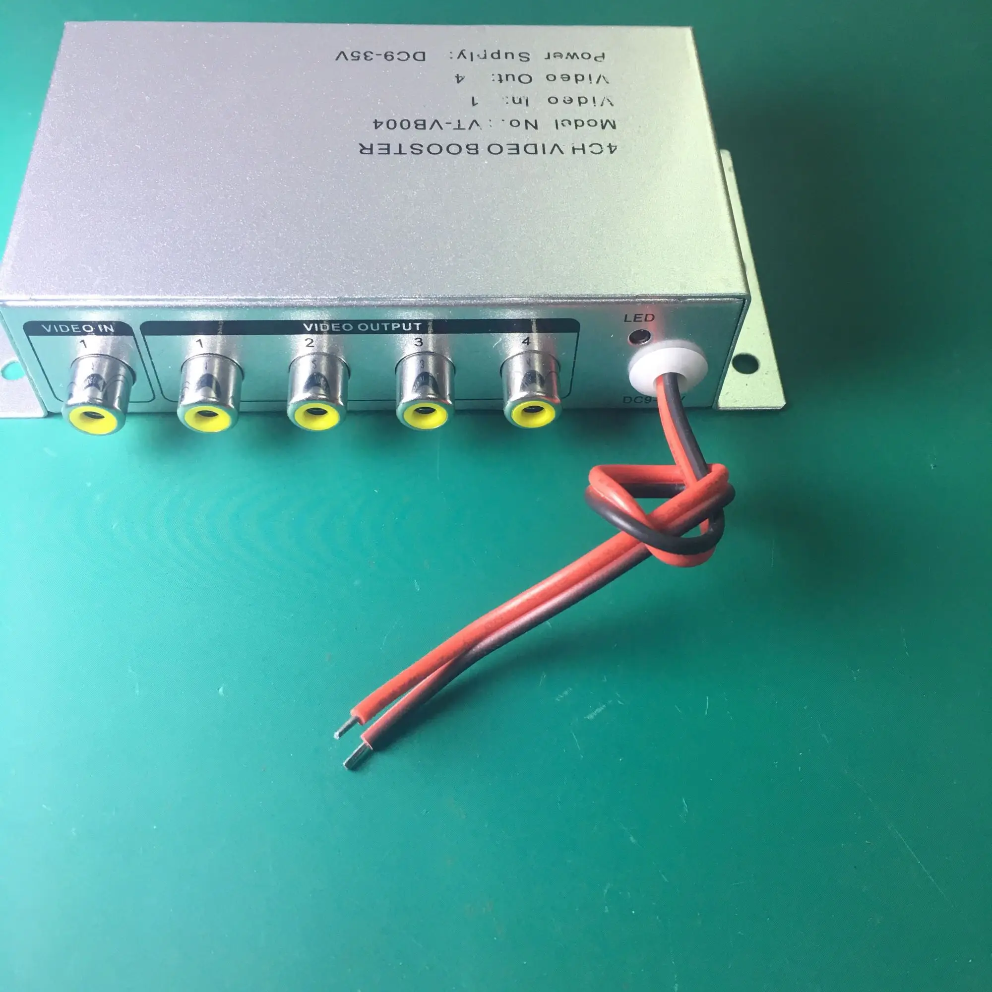 YiiSPO 9V ~ 36V 1To 4 выход RCA автомобильный DVD видео усилитель внешний бокс регулируемый