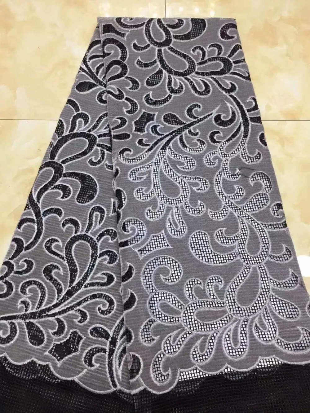 

2019 Latest sequined african tulle french lace fabric velvet cheap price nigerian wedding lace free shipping for women dress