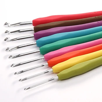 

9Pcs/Set New Cushion Grip Crochet Hooks Clover Knitting Needles 2.0-6.0mm Aluminum Colorful TPR Soft Plastic Hot 2019