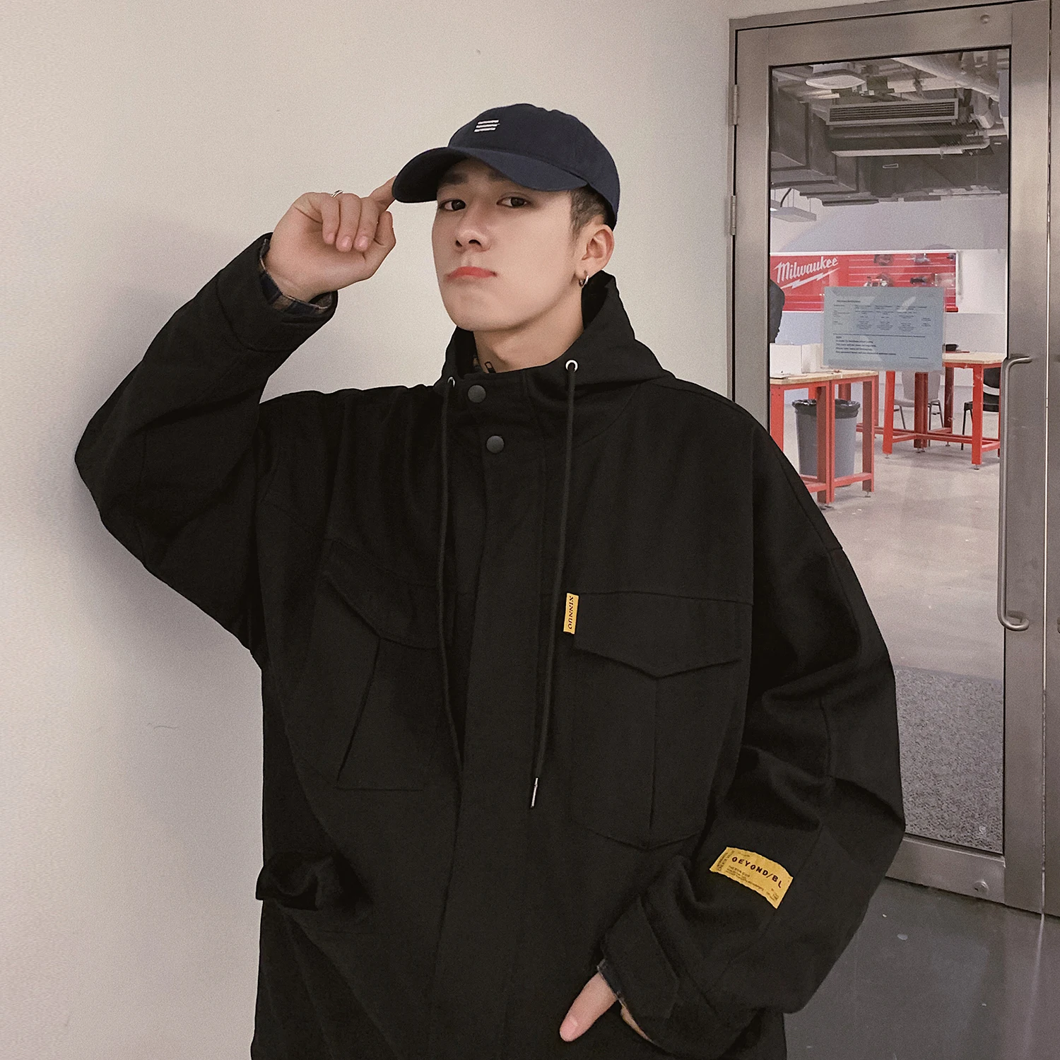 2019 Spring Men's Clothes Pocket Cap Streetwear Bomber Jacket Men Loose Coats Cotton Fabric Outerwear Black/green Windbreaker 2019 Spring Men's Clothes Pocket Cap Streetwear Bomber Jacket Men Loose Coats Cotton Fabric Outerwear Black/green Windbreaker