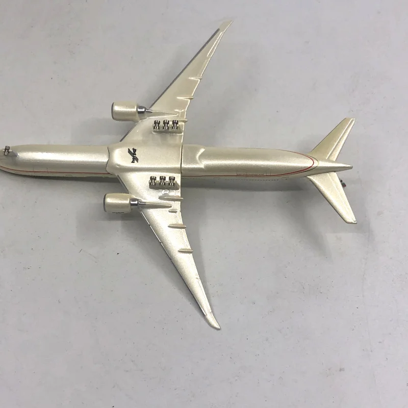 Новое специальное литье 1:600 воздушным транспортом 777 300er Adi авиации модель