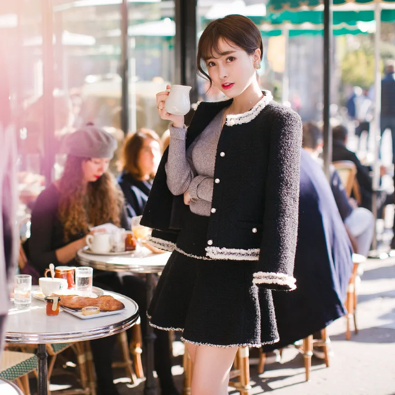 

Spring Winter 2019 New Pearl Button-trimmed Black Woolen Skirt Sets Beading Short Jacket + A-shaped Skirt Suit