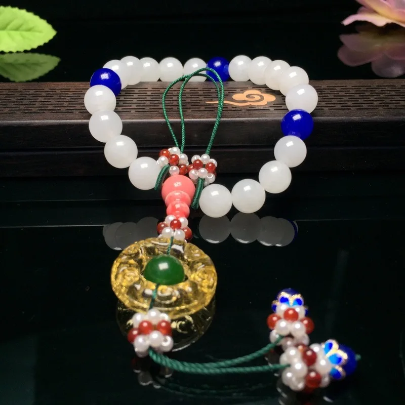 

Yu xuan, hetian white hand st Natural bracelet Delay queen jubilee strategy was rich with hand bead