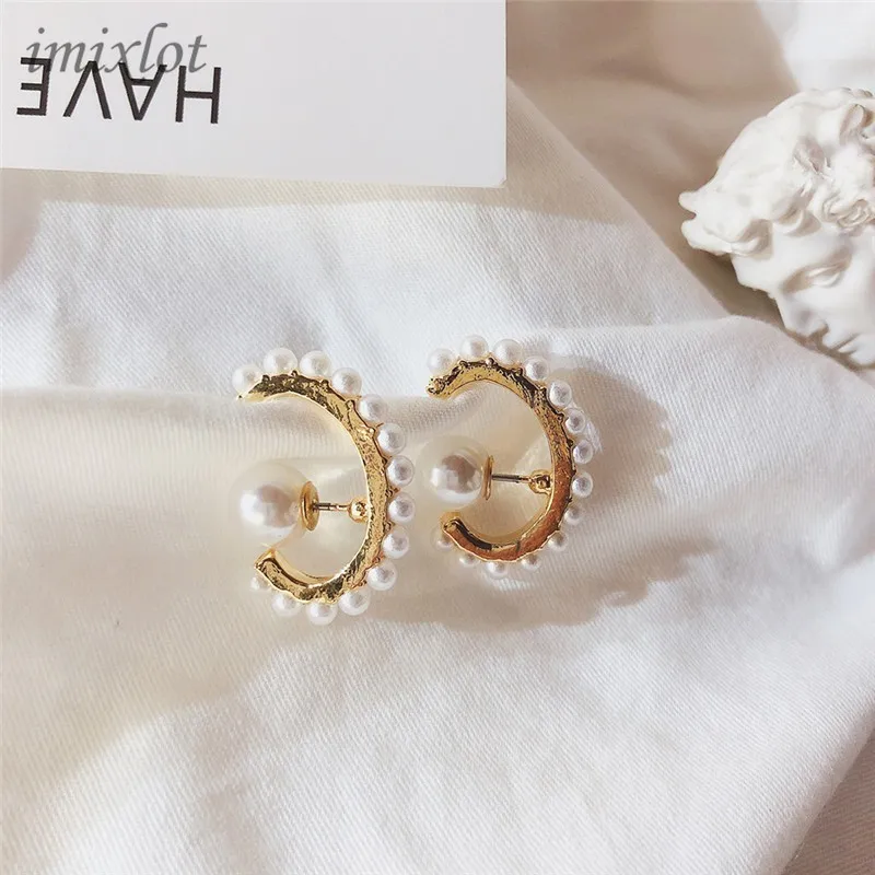 

Bohemia Multi Small Tiny Pearls Stud Earrings for Women Simple C Shaped Ear Cuff Earrings Baroque Retro Earrings Gifts