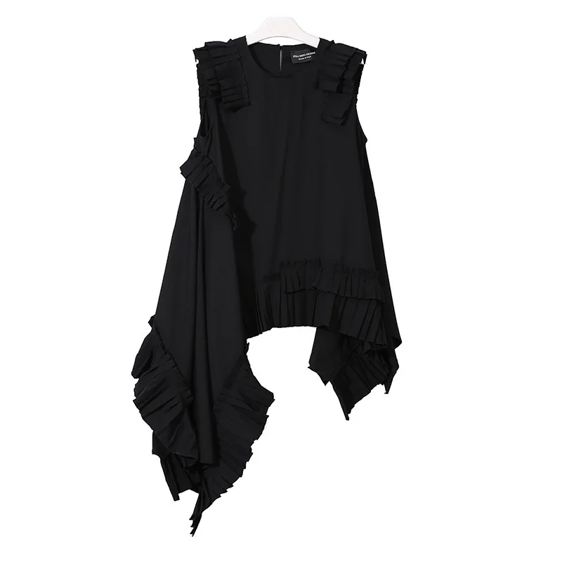  [EAM] 2020 New Spring Summer Round Neck Sleeveless Black Irregular Hem Pleated Loose Shirt Women Bl