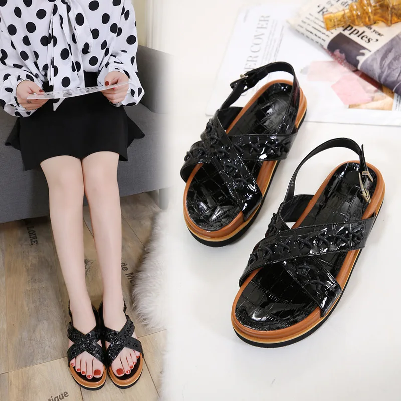 2019 الصنادل سميكة أسفل الكعك الترفيه روما صناديل للنساء اصبع القدم الشاطئ أحذية نسائية 2019 الصنادل سميكة أسفل الكعك الترفيه روما صناديل للنساء اصبع القدم الشاطئ أحذية نسائية