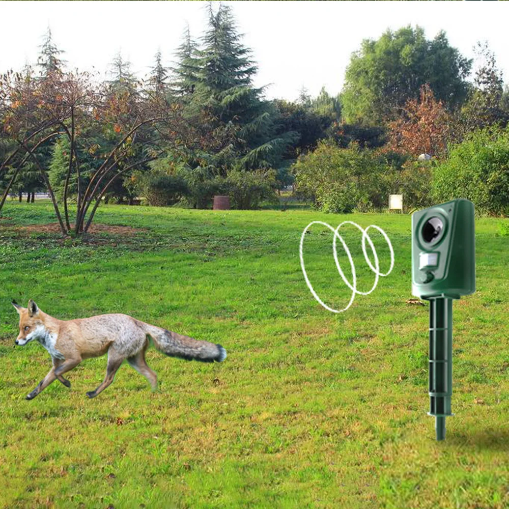 

IPX4 DC4.5V Animal Repeller Expeller Driver 3 * AA Batery Powered Adopted Ultrasonic Technology/ PIR Motion Sensor Garden Yard