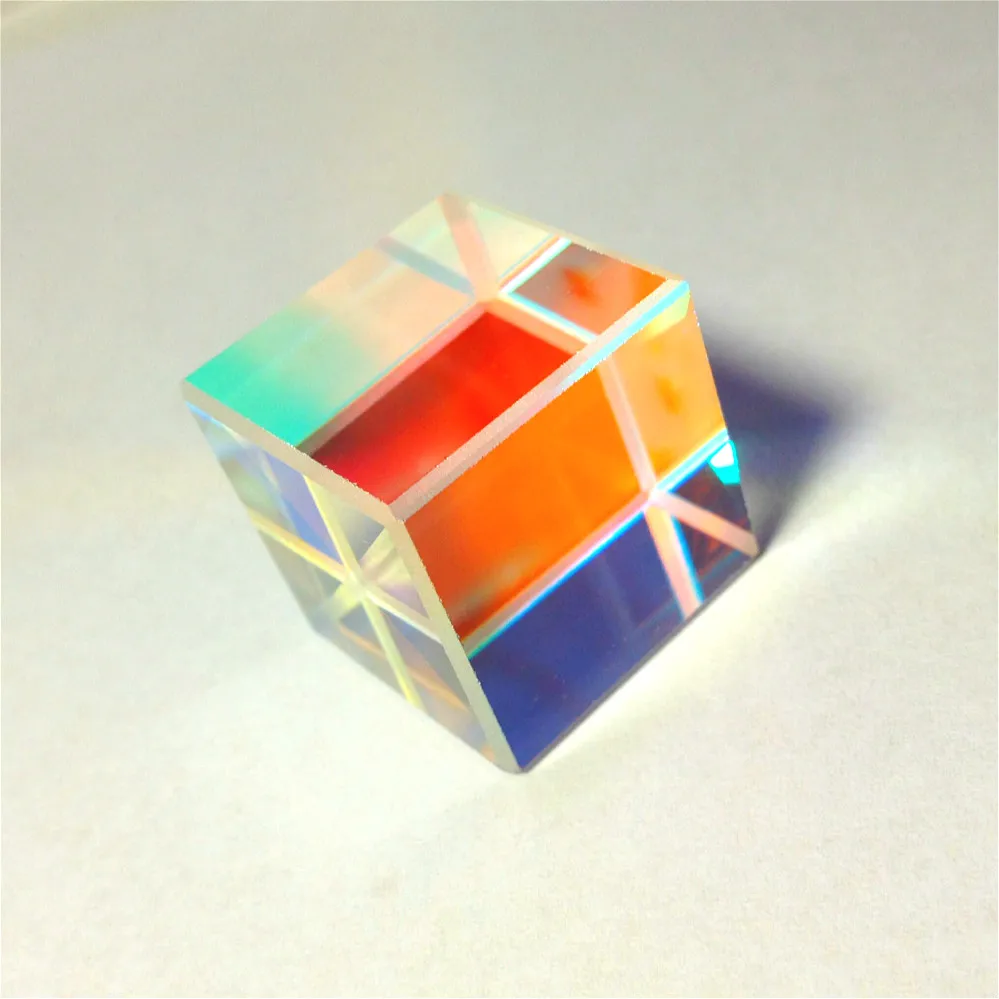 

Prism Six-Sided Bright Light Combine Cube Prism 18*18*18mm Stained Glass Beam Splitting Prism Optical Experiment Instrument