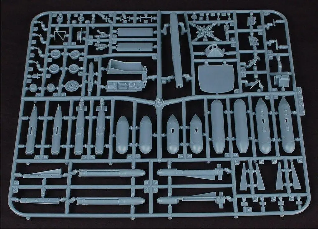 Kitty Hawk 80122 1/48 SH-2F морской сборки модель новая