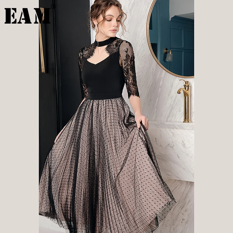 

[EAM] 2019 New Spring Summer Round Neck Half Sleeve Black Lace Hollow Out Big Hemline Temperament Dress Women Fashion Tide JR408