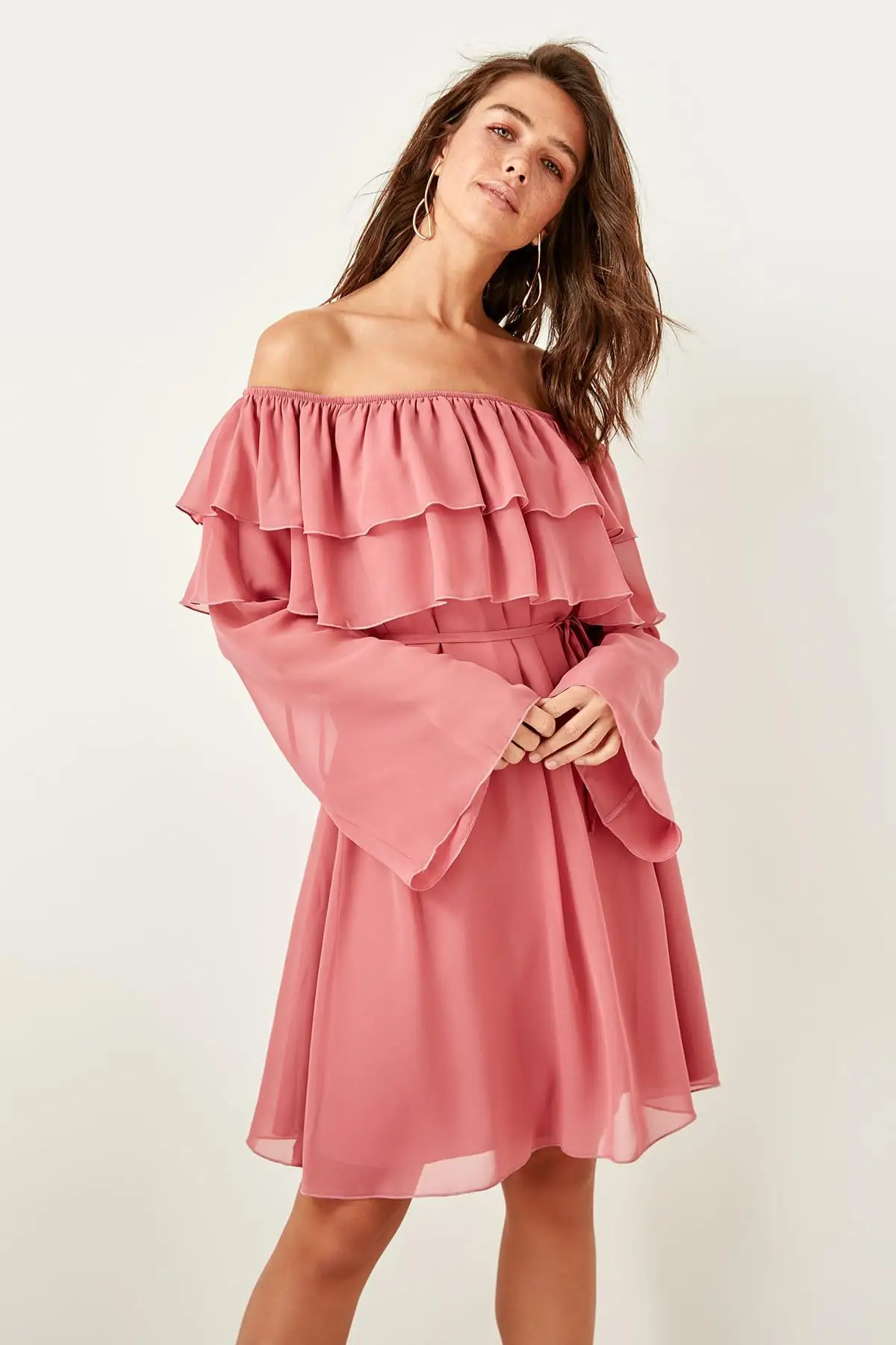 

Trendyol Powder Ruffle Detail Dress TPRSS19FZ0077