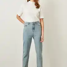 Trendyol светильник синий Высокая талия Свободные джинсы мама деним молния TCLSS19LR0047