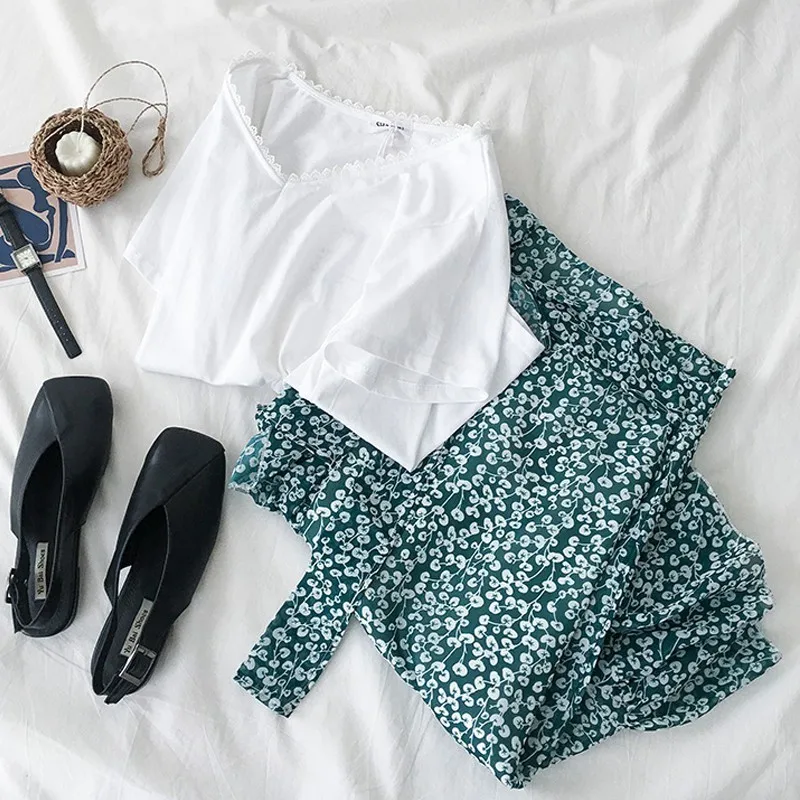 

Mooirue Beach Style Women 2 Pieces Set Korean V-neck Black White Tees Shirt + Green Lotus Skirt Vintage Casual 2 Pieces Set
