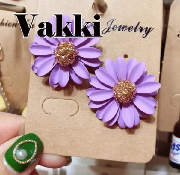 

Colour Chrysanthemum Flower Earrings Korea Concise Earring Product Personality Pendeloque Immortal Eardrop Ear Nail Woman Tide