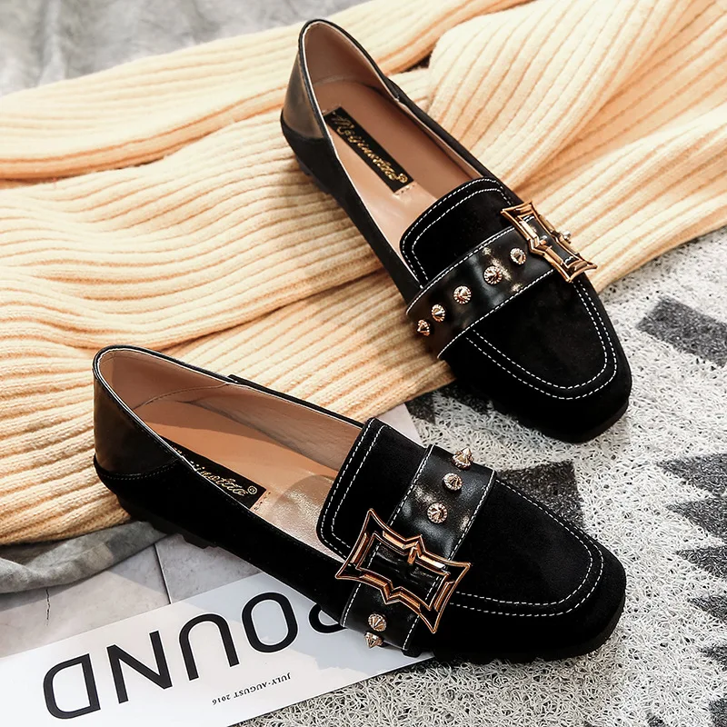 

2019 Woman Rivet Shoes Spring New Flats Metal Moccasins Pointed Toe Leather Suede Casaul Comfortable Flats Loafers Shoes