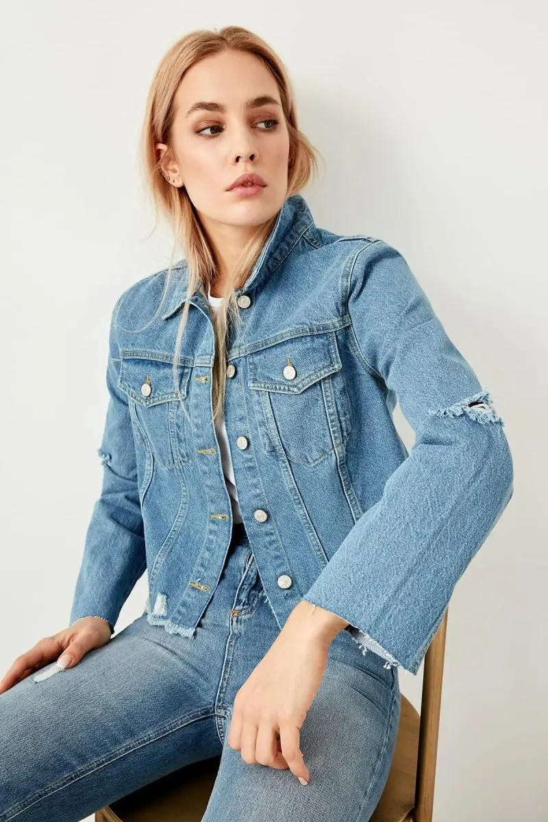 

Trendyol Mavi Ripped Detaylı Crop Denim Jacket TWOSS19LR0184