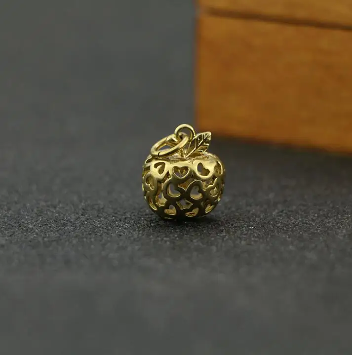 

Collection Chinese Brass Carved Hollowed-out Apple Key Fastener Exquisite Small Pendant Small Gift