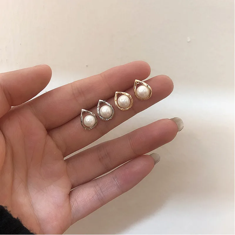 

2019 Korea Pearl Earring Vintage Water Droplets Metal Gold Silver Colour Stud Earring Fashion For Women Earrings Wedding Jewelry