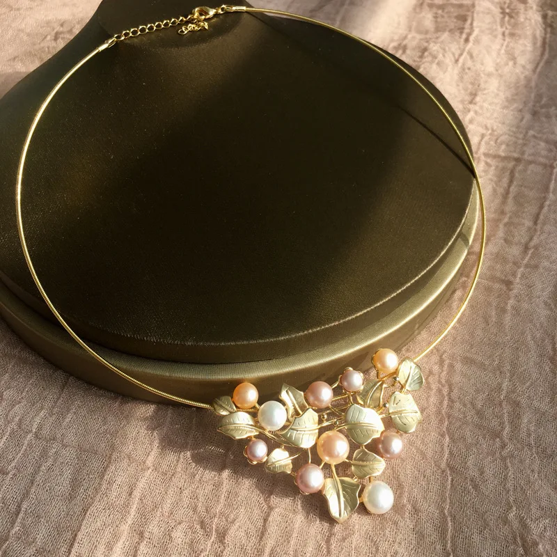 

Natural Pearl Brooch A For A Horse Dual Purpose Money Chain Originality Personality Brooding Meeting Major Suit Jewelry Product
