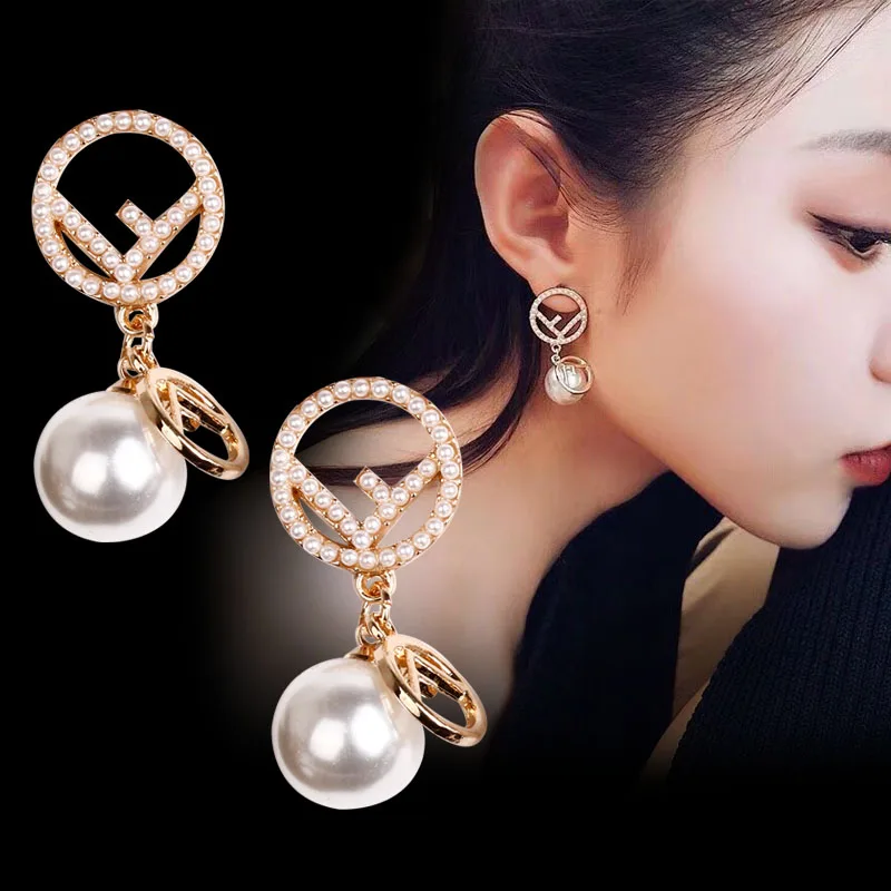 

New European and American Fashion Geometric Letter Ring Pearl Earrings