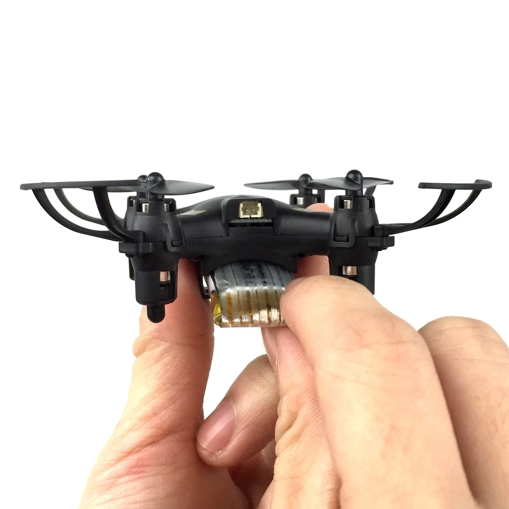 Original RC Quadrocopter Dron FQ777-951C 951C Drone with 0.3MP camera 6Axis Switchable Controller Mini Drones RC Helicopter Gift