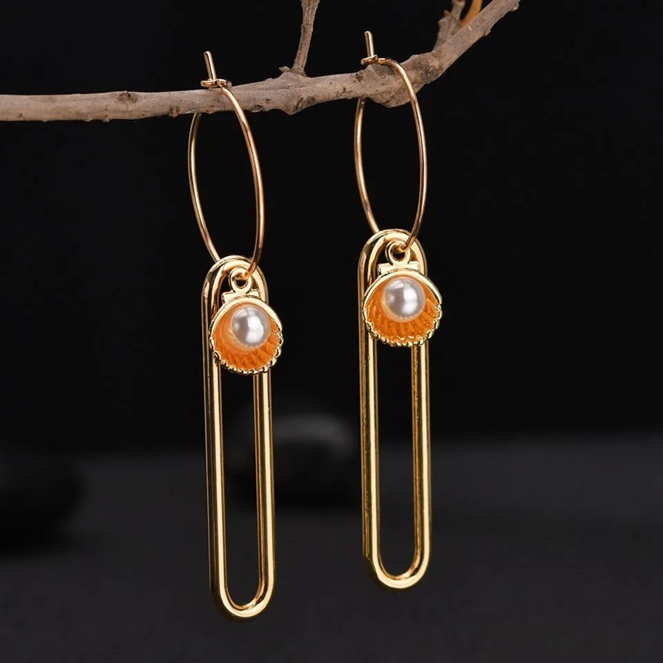 

Trendy Style Gold Mussel Pearl Women Drop Earrings Female Classic Beautiful Wedding Decoration Drop Earrings Jewelry