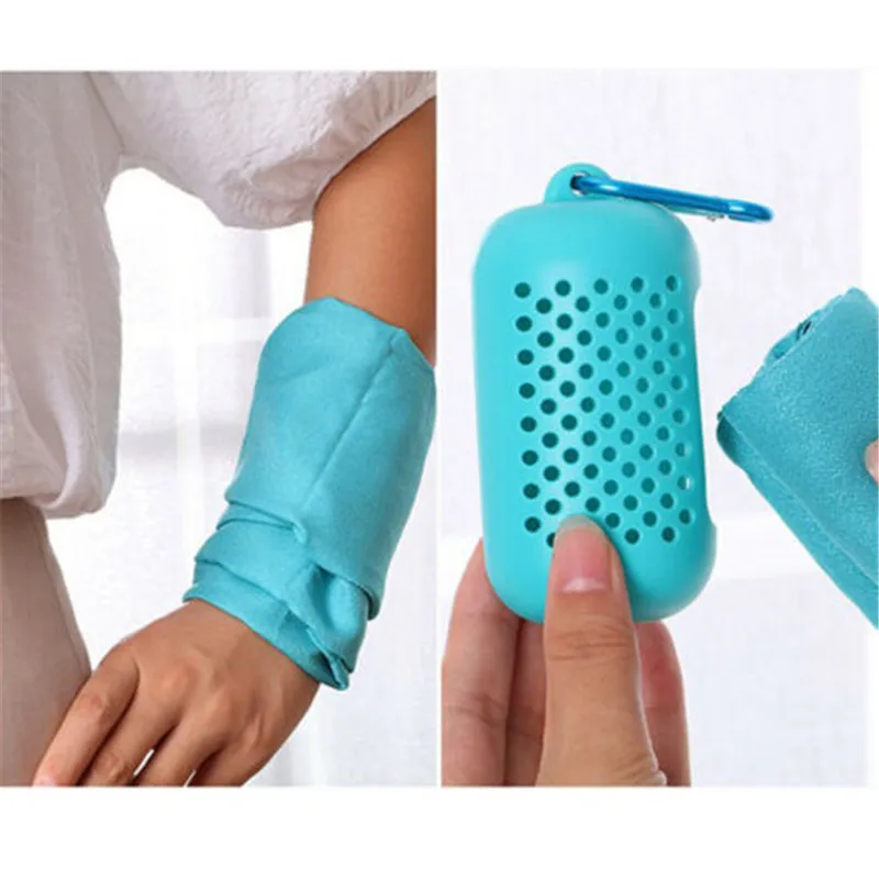 

Travel Sports Foldable Mini Towel Portable Quick Dry Towel with Silicone Case Outdoor