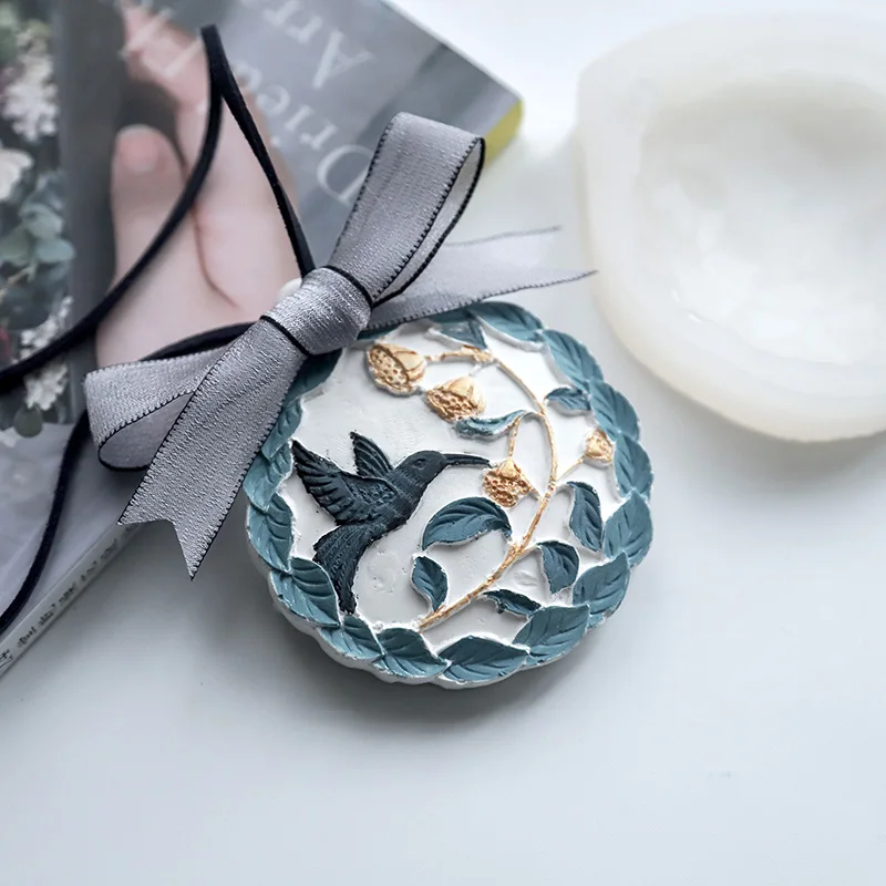 

Lark and flower dance gypsum silicone mold Aromatherapy wax car pendant mold Bird plaster crafts handmade mold