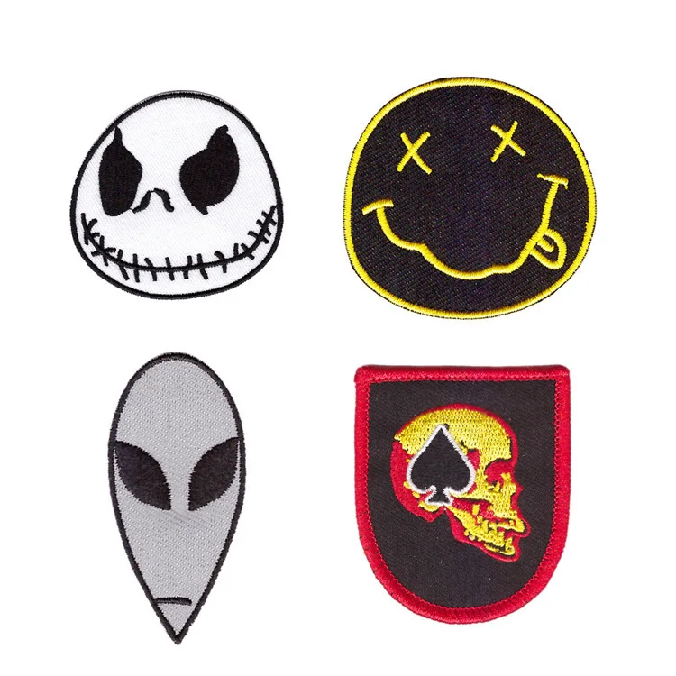 

PGY 1PCS Originality Fun Alien Expression Punk Poker Skull Embroidered Patch Iron on Black grimace For Jeans Clothing Applique