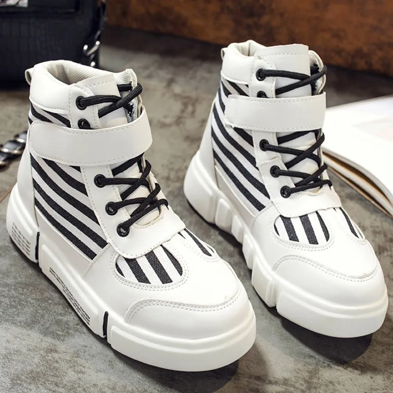 

Punk Ladies Winter Boots Women Martin Boots Ankle Boots Casual Shoes Platform Shoes Women Black Sneakers Chaussure Femme