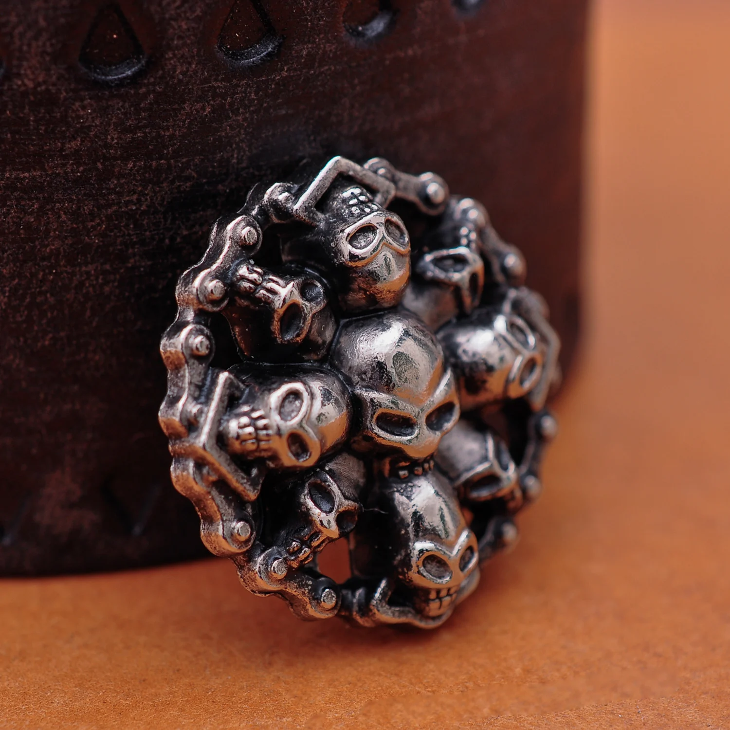 

10pc 28*27MM Antique Silver Two-tone Skull Head Biker Punk Conchos For Belt Leather Craft Decoration RivetBack
