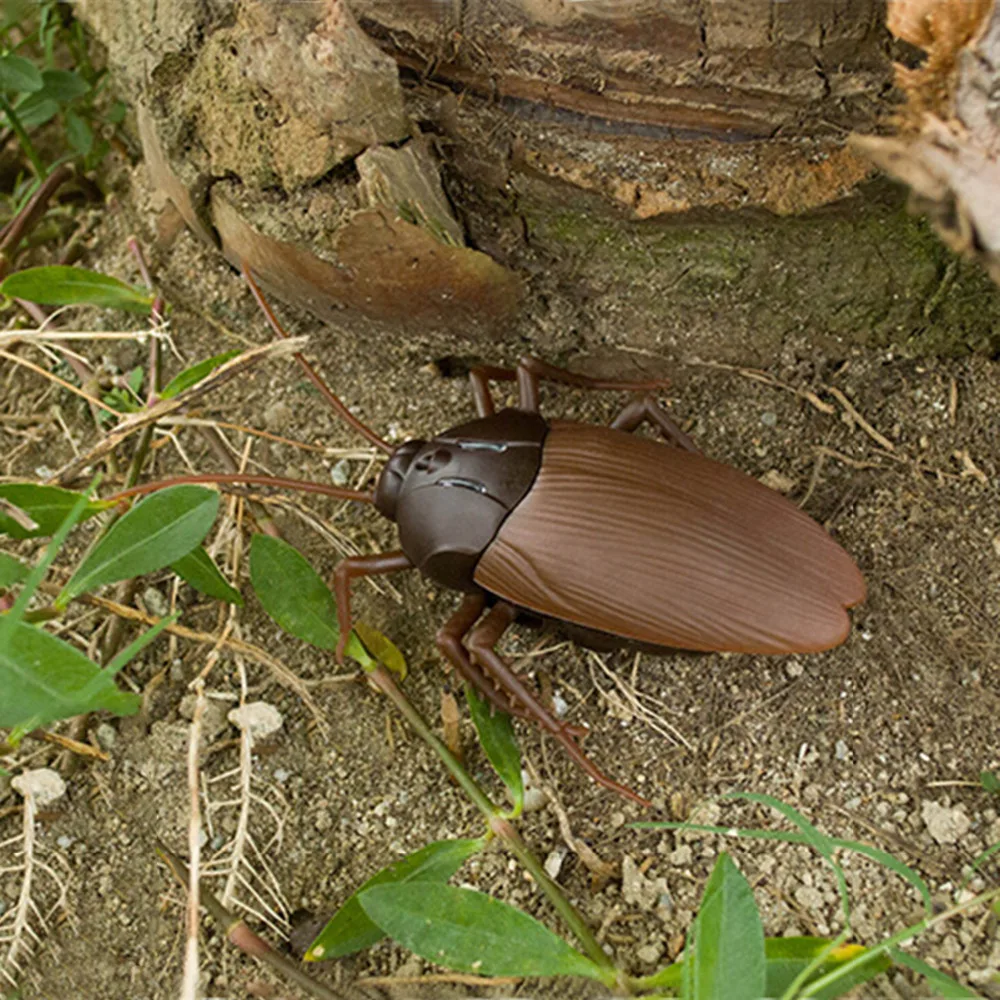 Infrared Cockroach Remote Control Mock Fake RC Toy Animal Xmas Trick Terrifying Black Beetle Toy