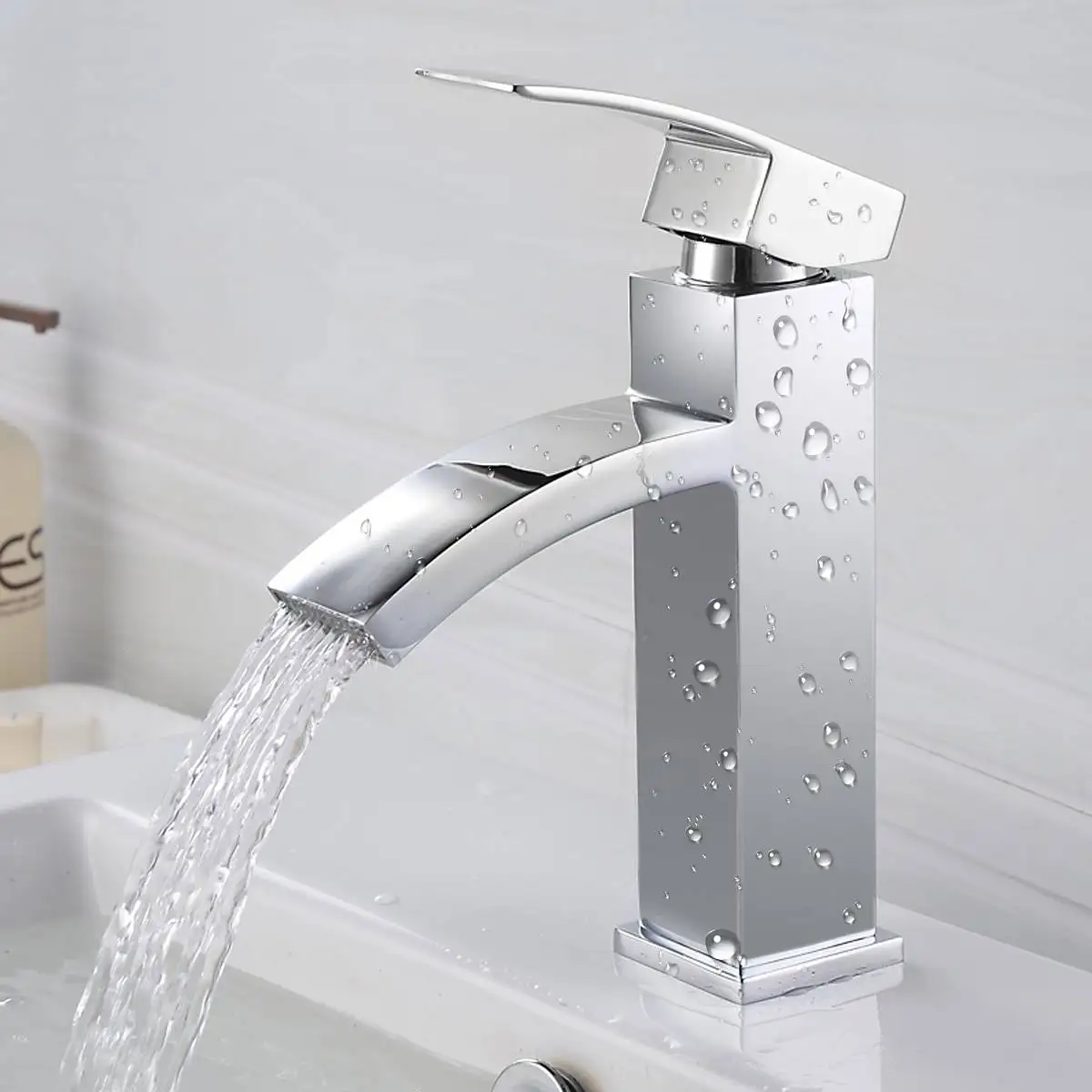 

Silver Basin Sink Tap Square Mixer Chrome Luxury Type Bathroom Cloakroom Faucet Cold and Hot Bathroom Faucet Water Mixer