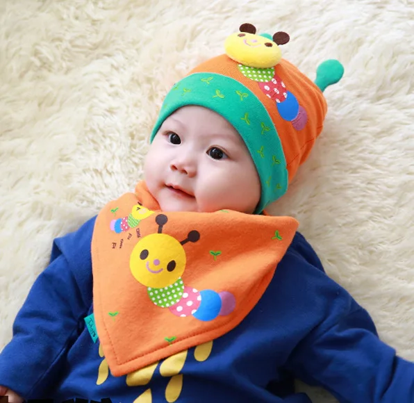 Осень зима 4 цвета милые Caterpillar Baby Beanie и нагрудники комплект детская шапка треугольный шарф костюм детские аксессуары для одежды