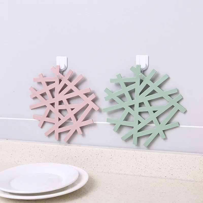 Nordic Style Snowflake Placemat Kitchen Table Mats Simple And Creative Mug Coaster Heat-resistant Kitchen Accessories