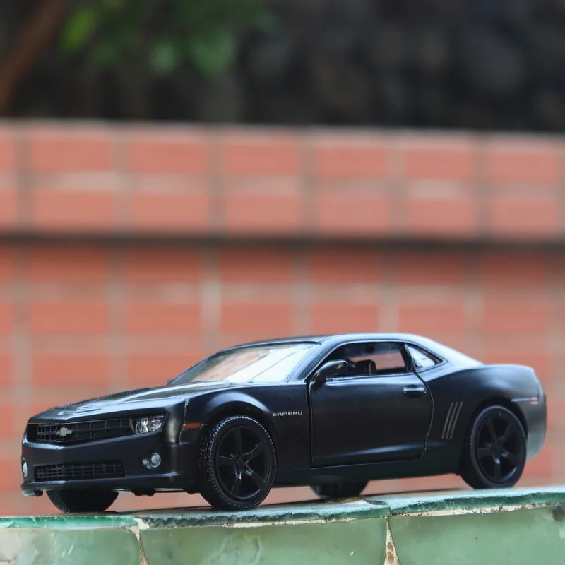 Коллекция 1/36 литый под давлением автомобиль Camaro из сплава Игрушечная модель с 2