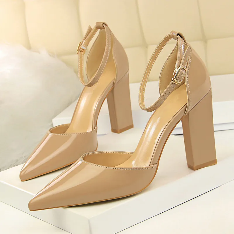 

2018 Brand Women's Buckle Pumps 9.5cm Heels Pointed Toe High Heels Wedding Shoes Woman Office Lady Pumps Black DS-A0158