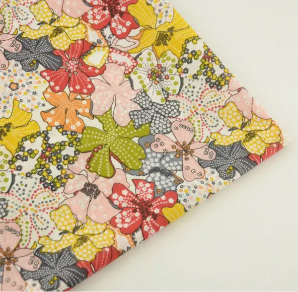 

Coloured Leaves Design 100% Cotton Fabric Fat Quarter for Beginner's Practice Patchwork Cloth Home Textile for Sewing Tilda CM