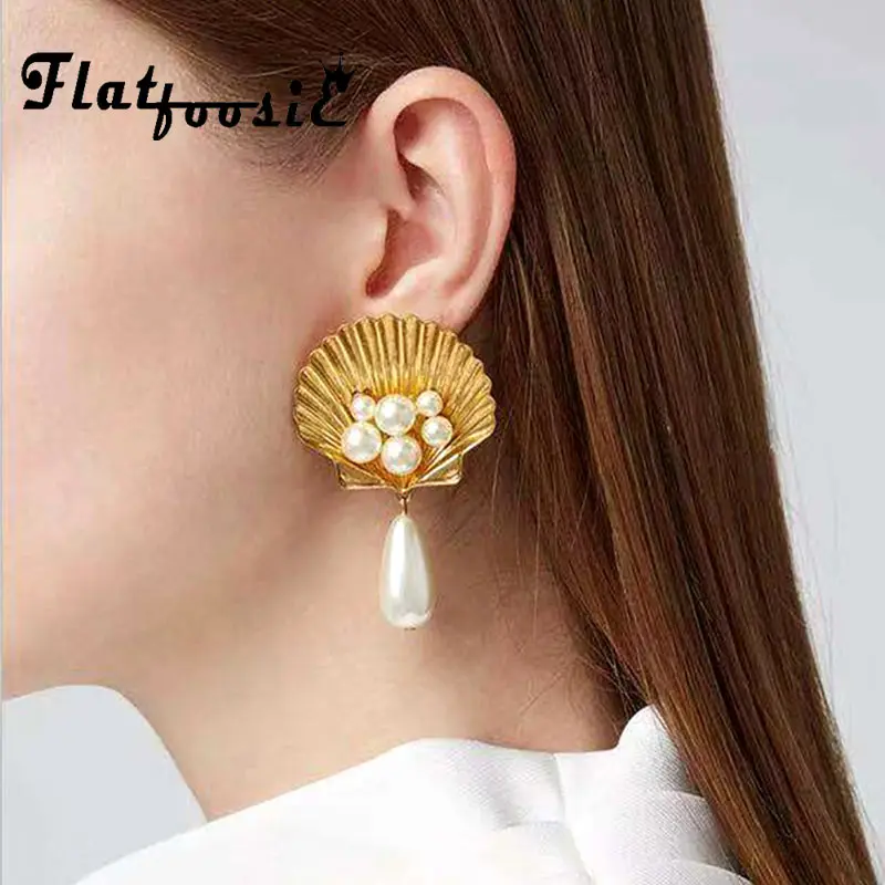 

Flatfoosie Trendy Freshwater Pearl Drop Earrings Simple Wild Irregular Metal shell Earring Ladies Temperament Gold Color Earring